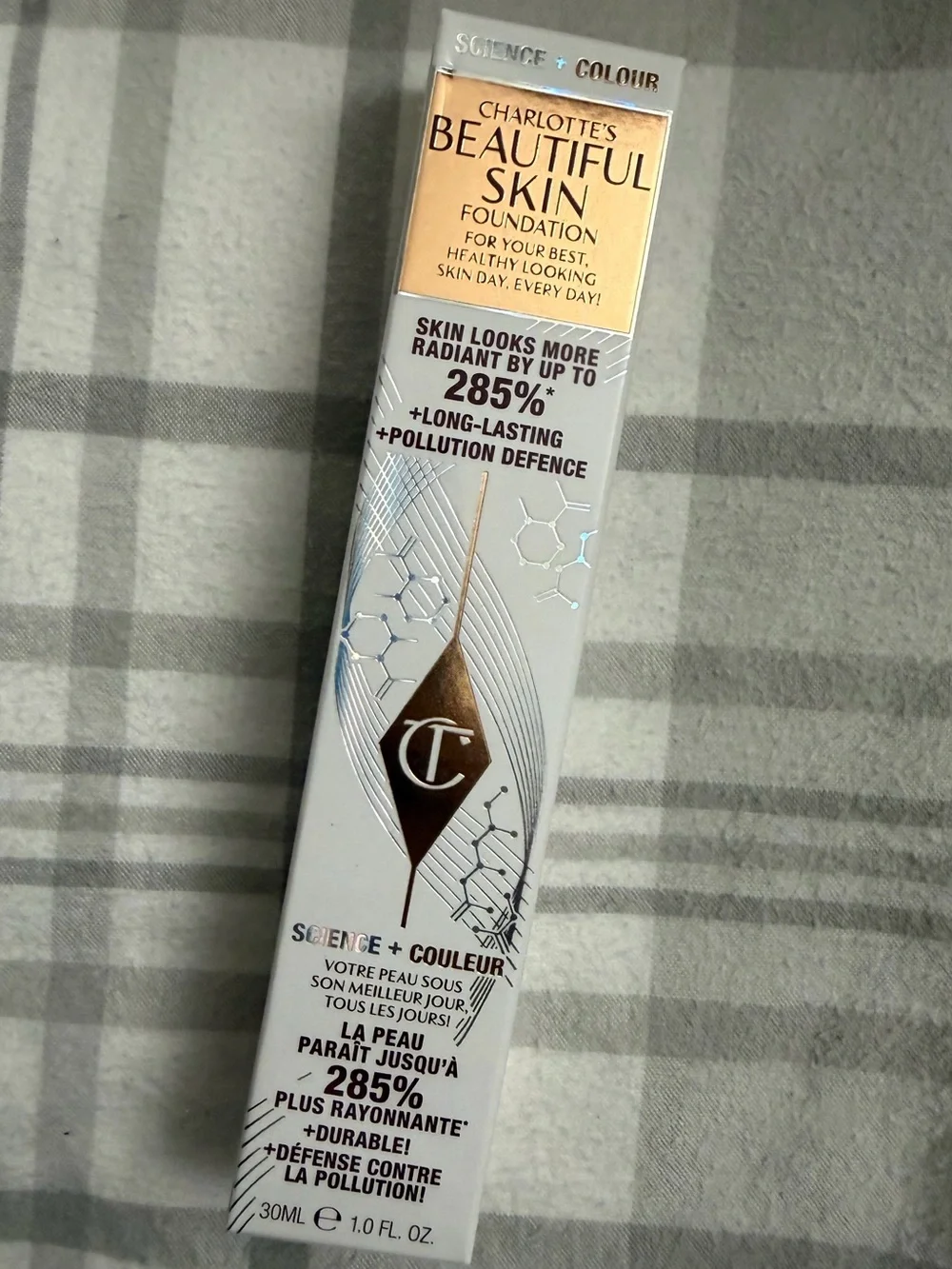 02 Warm Chaud  Charlotte Tilbury Beautiful Skin Foundation